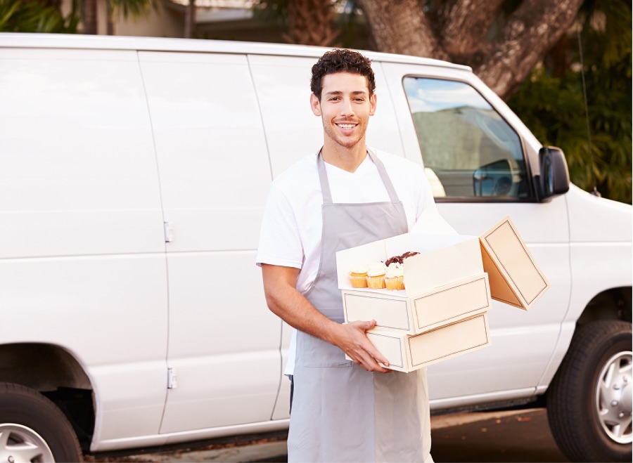 3 ways hybrid delivery helps pizza restaurants earn a bigger slice of the pie